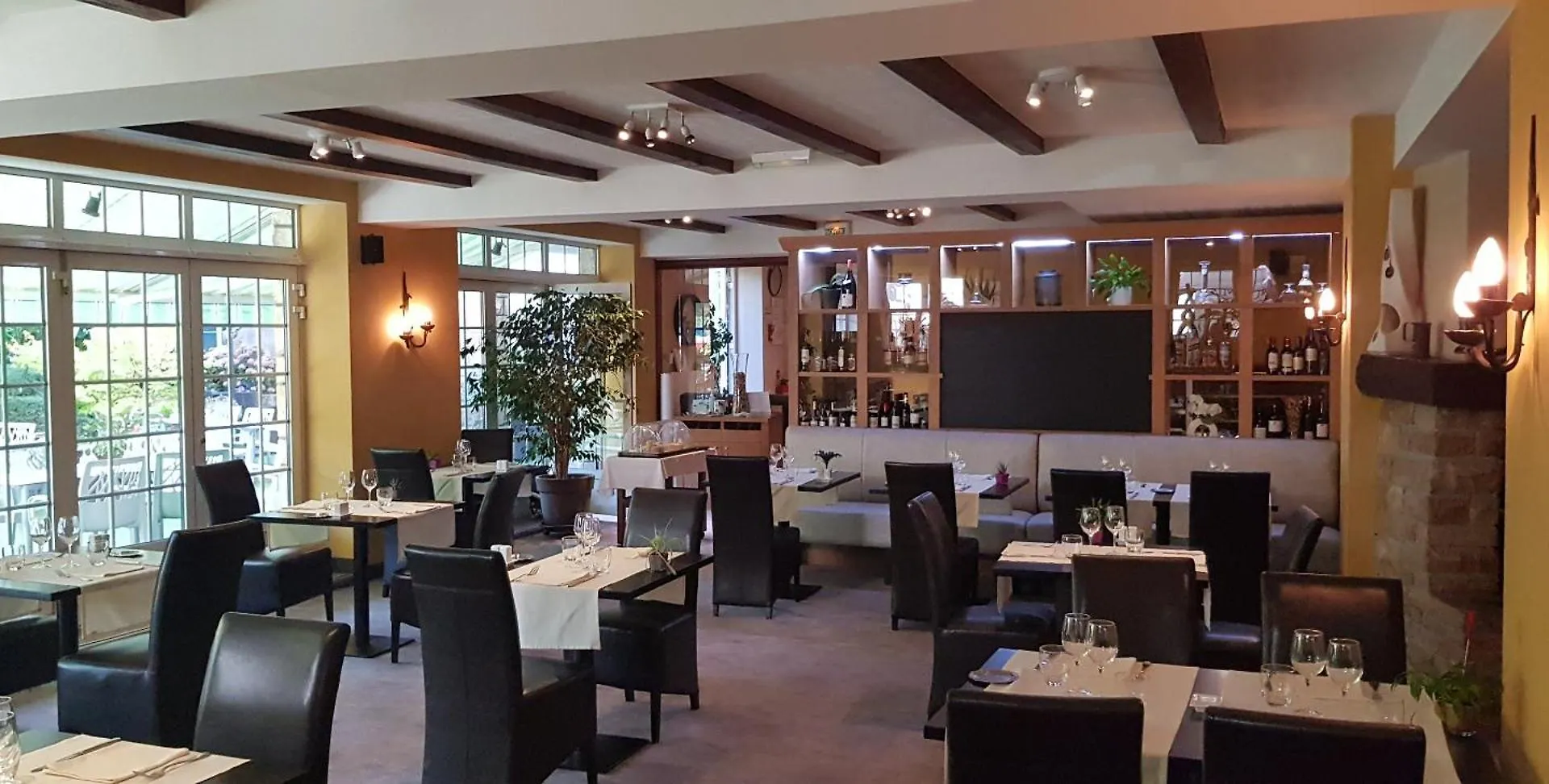 Hotel Le Lion D'Or Saint-Geniez-dʼOlt