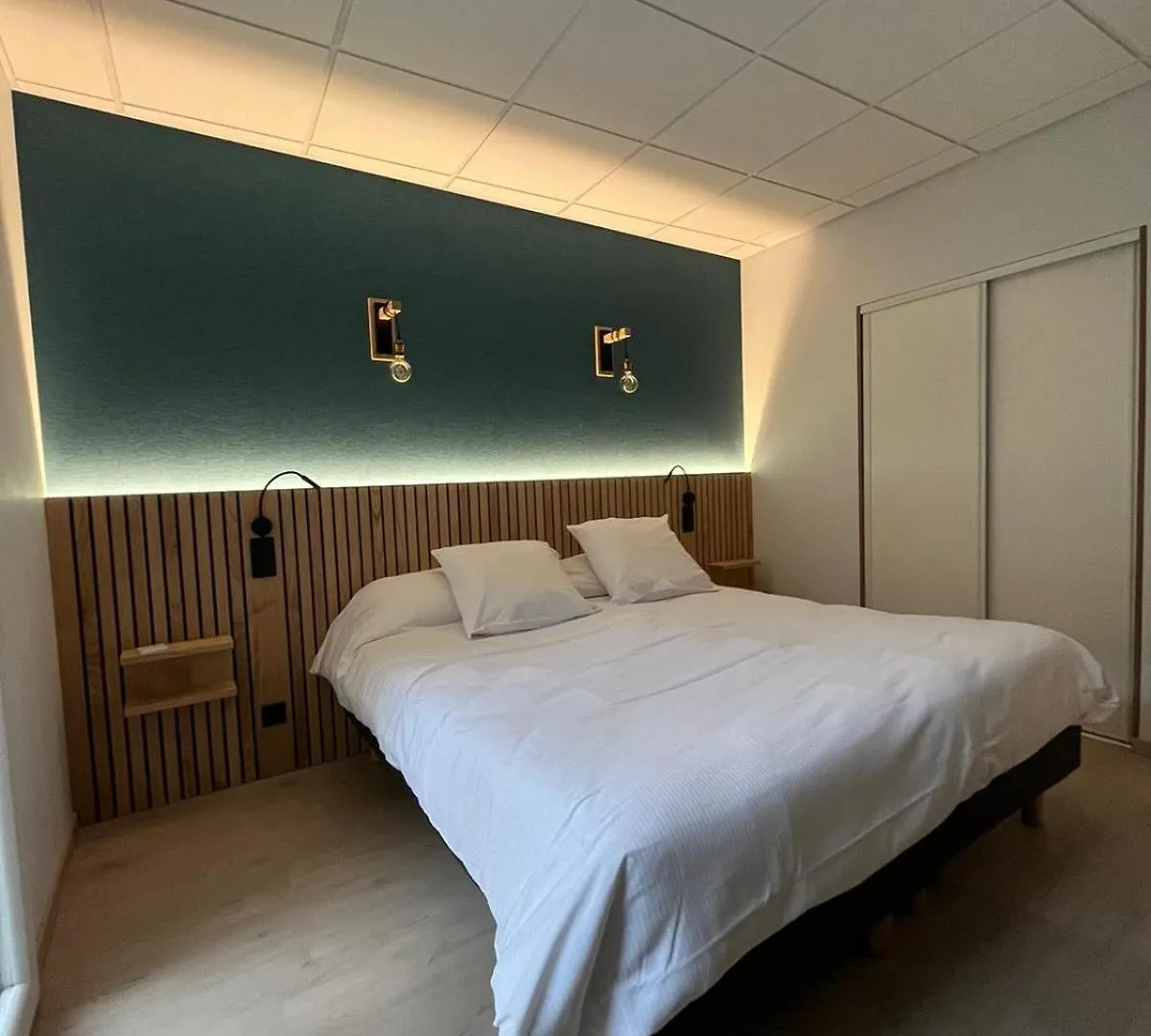 Hotel Le Lion D'Or Saint-Geniez-dʼOlt 3*,  Frankrijk