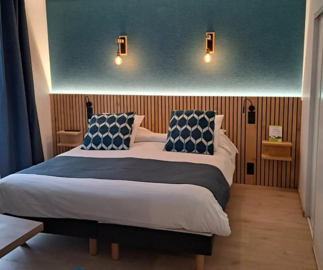 Hotel Le Lion D'Or Saint-Geniez-dʼOlt